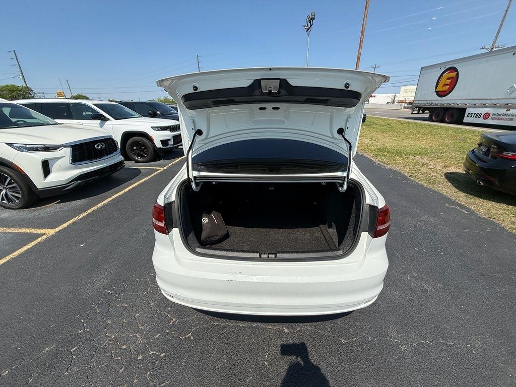 Volkswagen Jetta 1.4T SE 6A 2017