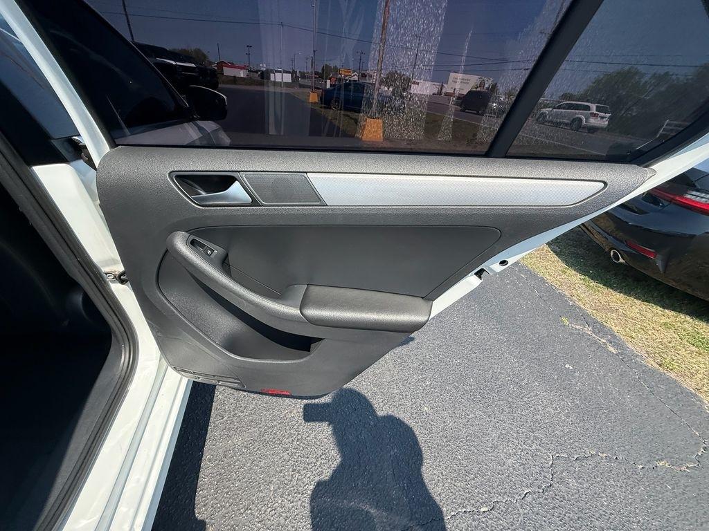 Volkswagen Jetta 1.4T SE 6A 2017