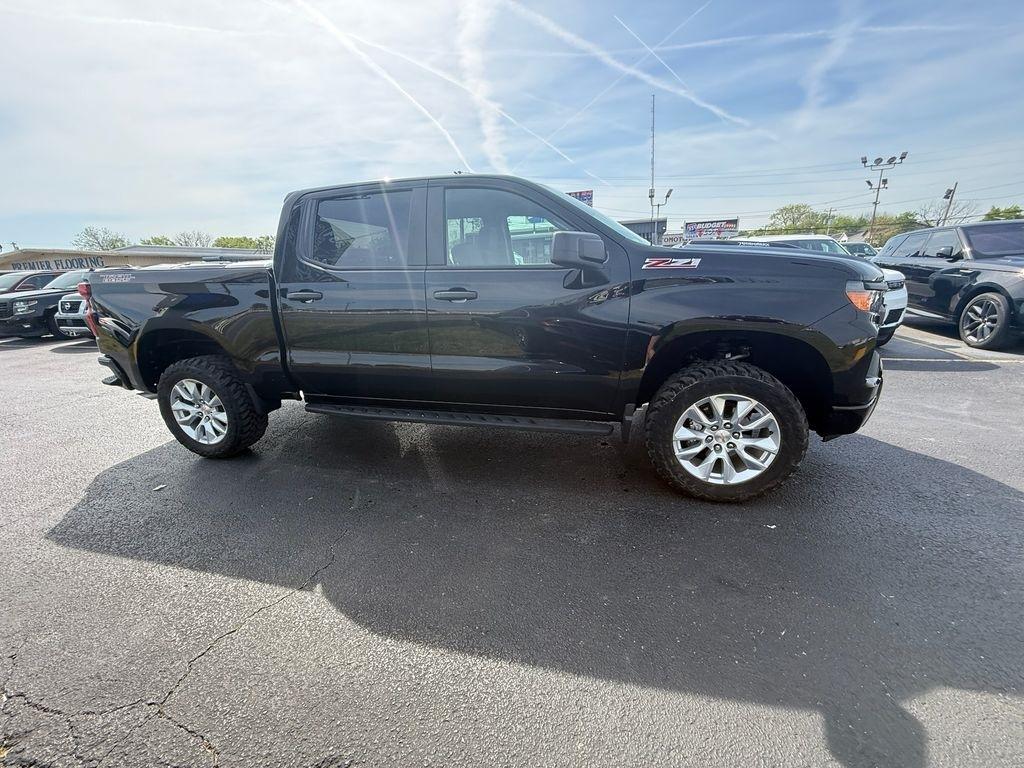 Chevrolet Silverado 1500 Trail Boss Custom Crew Cab 4WD 2025