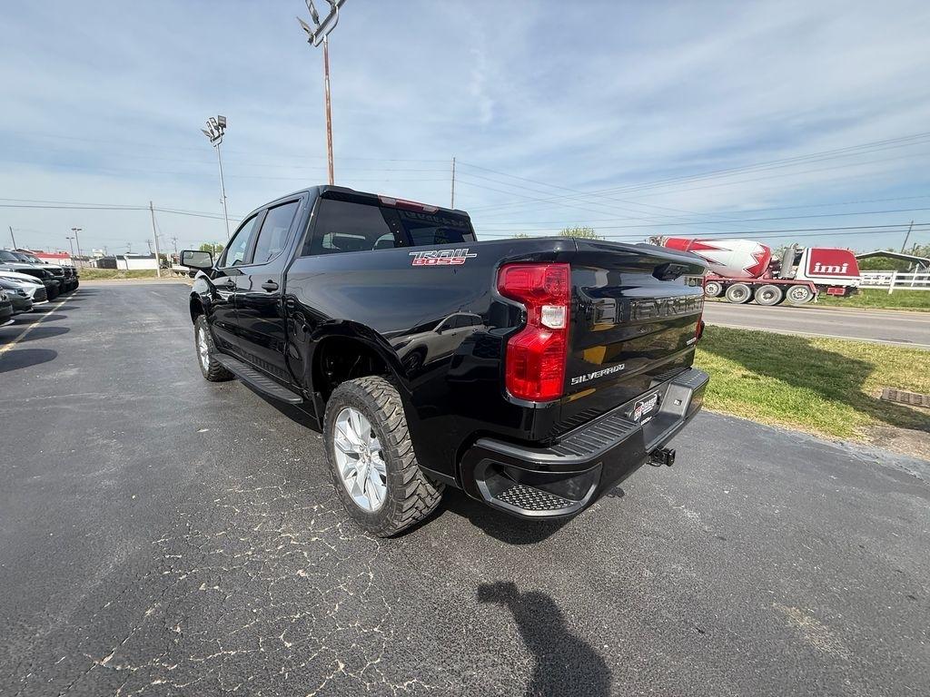 Chevrolet Silverado 1500 Trail Boss Custom Crew Cab 4WD 2025