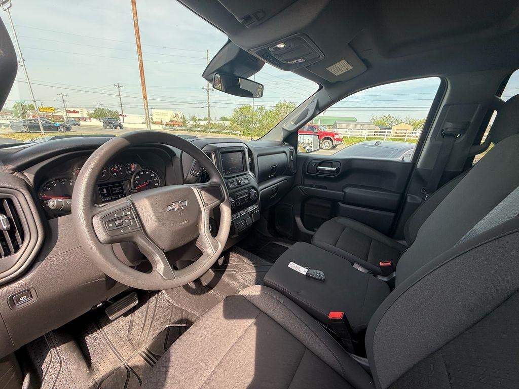 Chevrolet Silverado 1500 Trail Boss Custom Crew Cab 4WD 2025