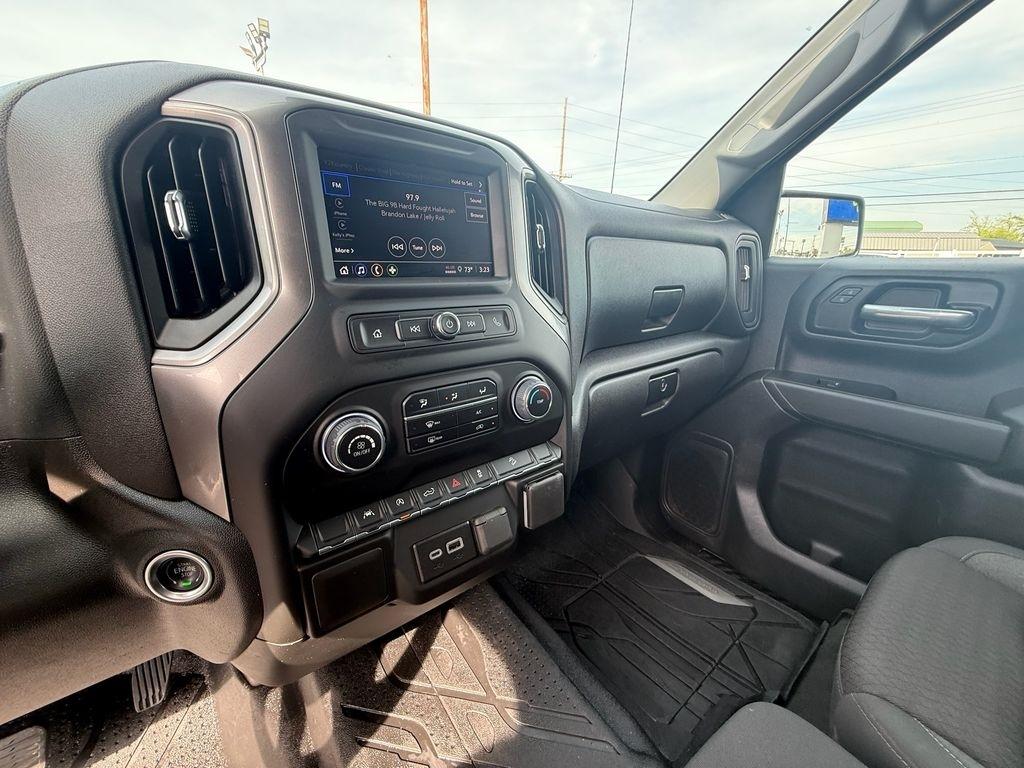Chevrolet Silverado 1500 Trail Boss Custom Crew Cab 4WD 2025