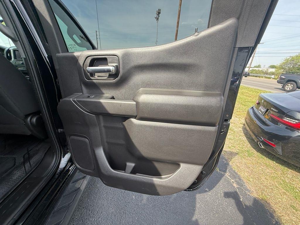 Chevrolet Silverado 1500 Trail Boss Custom Crew Cab 4WD 2025