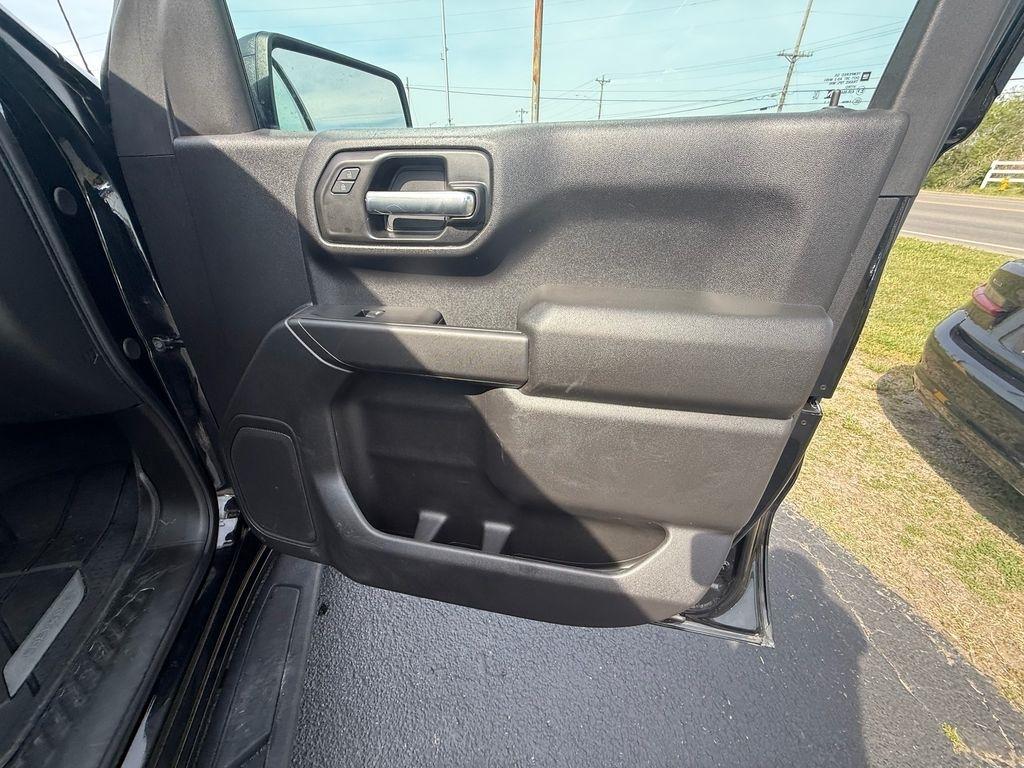 Chevrolet Silverado 1500 Trail Boss Custom Crew Cab 4WD 2025