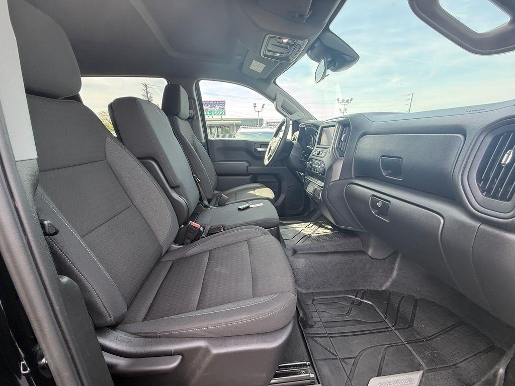 Chevrolet Silverado 1500 Trail Boss Custom Crew Cab 4WD 2025