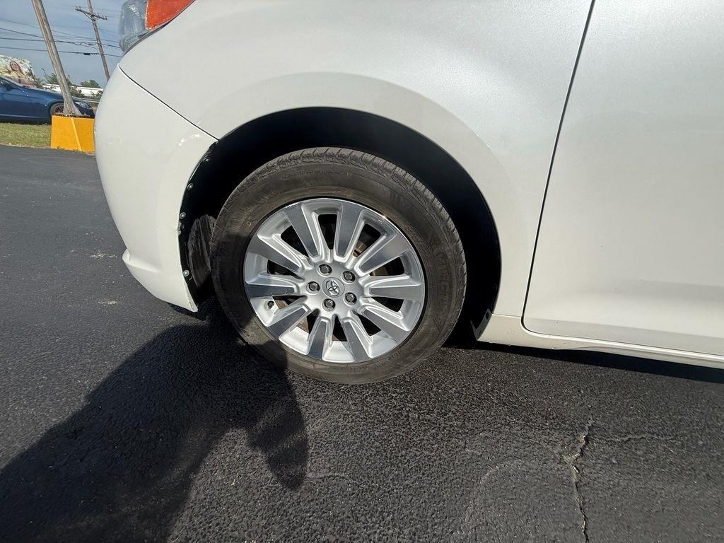 Toyota Sienna Limited AWD 7-Passenger V6 2015