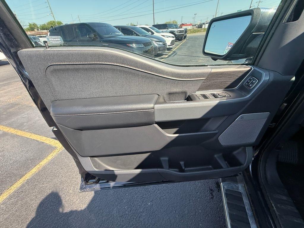 Ford F-150 Lariat SuperCrew 4WD 2024