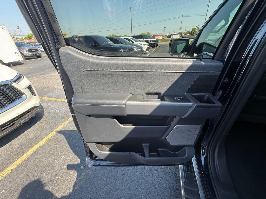 Ford F-150 Lariat SuperCrew 4WD 2024