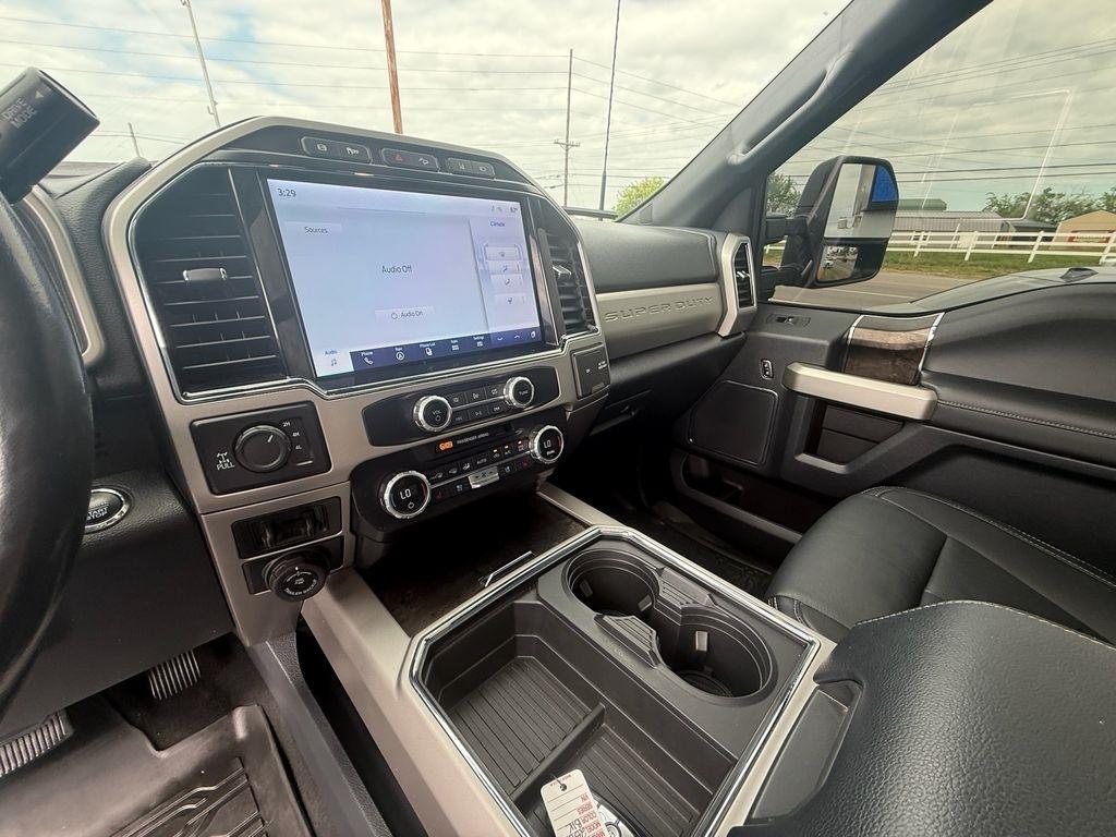 Ford F-250 SD Lariat Crew Cab 4WD 2022