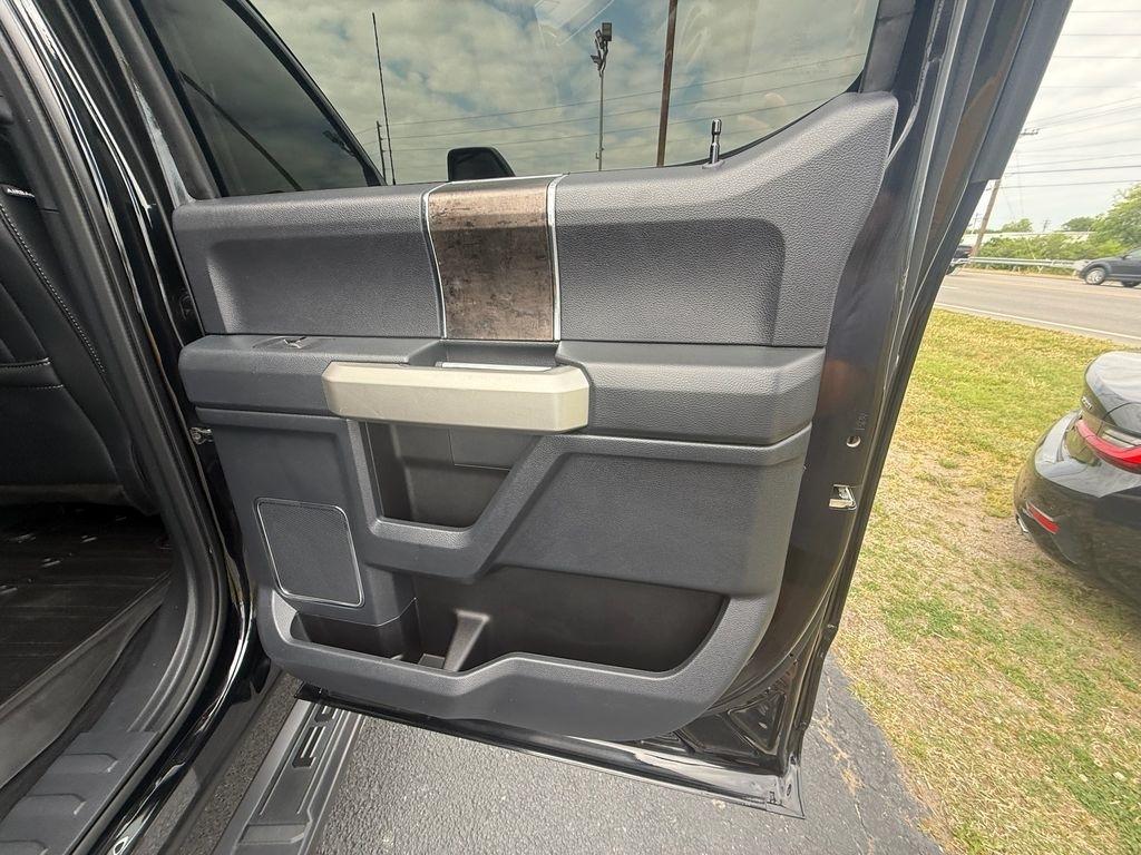 Ford F-250 SD Lariat Crew Cab 4WD 2022