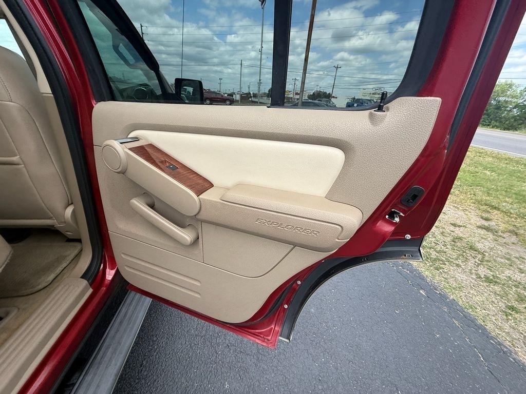 Ford Explorer Eddie Bauer 4.0L 2WD 2010