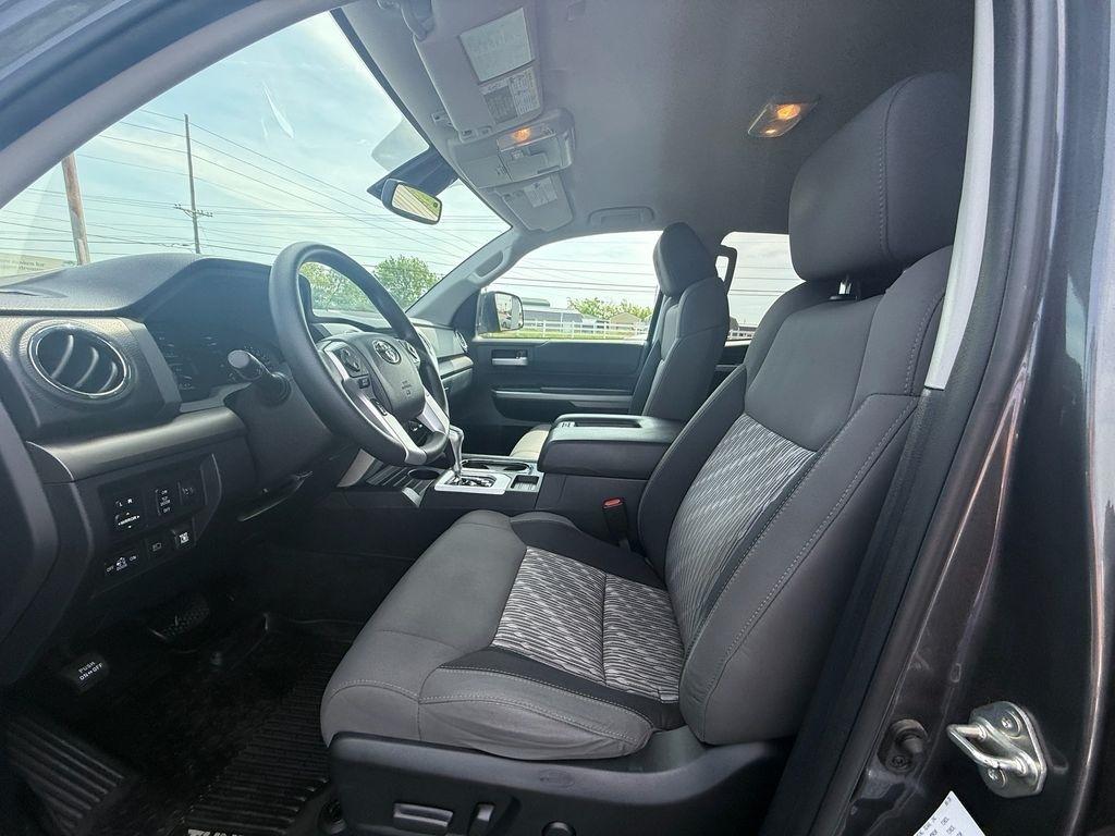 Toyota Tundra SR5 5.7L V8 Double Cab 4WD 2020