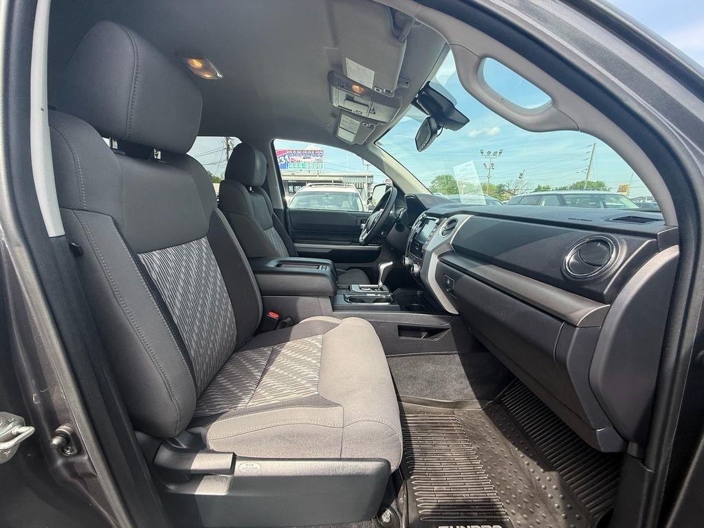 Toyota Tundra SR5 5.7L V8 Double Cab 4WD 2020