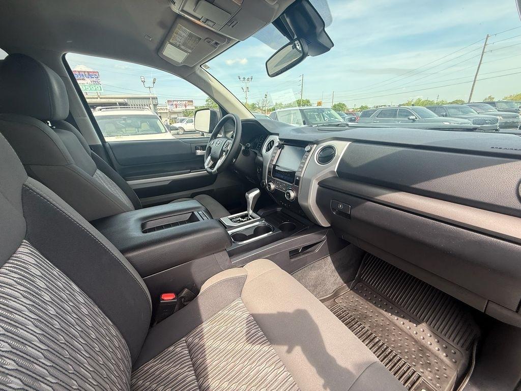 Toyota Tundra SR5 5.7L V8 Double Cab 4WD 2020