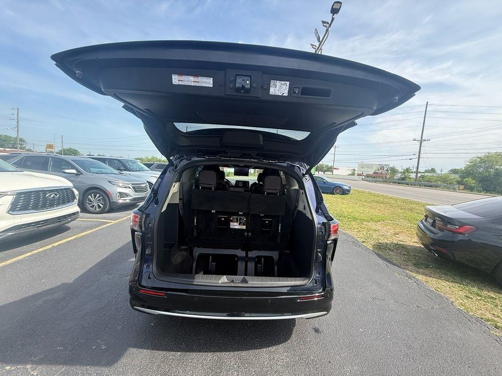 Toyota Sienna Platinum 7-Passenger AWD 2022