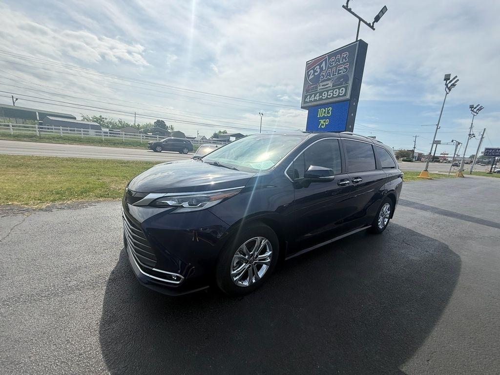 Toyota Sienna Platinum 7-Passenger AWD 2022