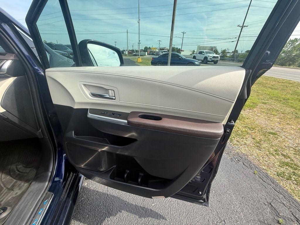 Toyota Sienna Platinum 7-Passenger AWD 2022
