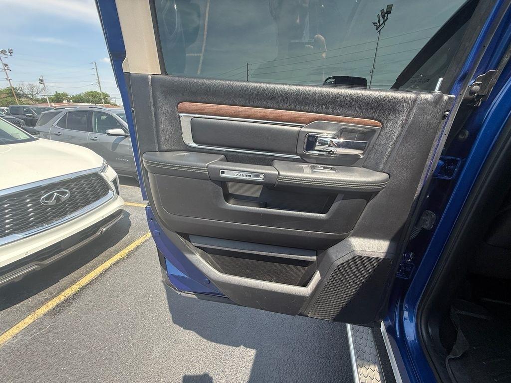 RAM 2500 Laramie Crew Cab SWB 4WD 2015