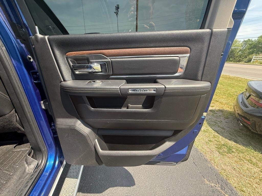 RAM 2500 Laramie Crew Cab SWB 4WD 2015