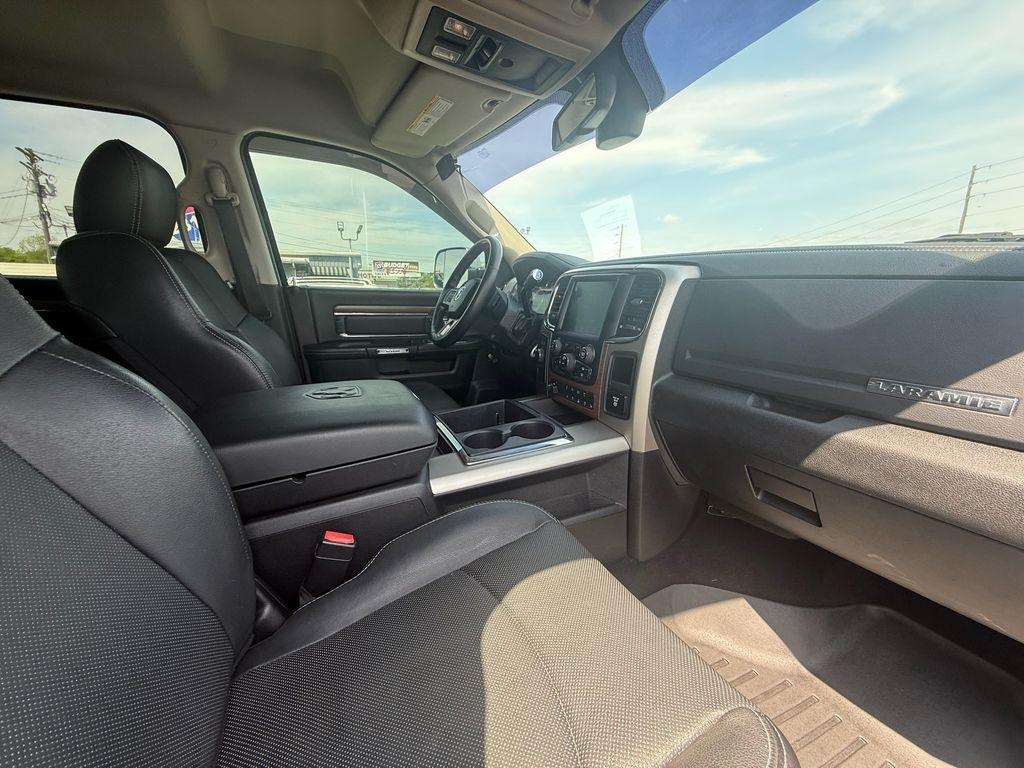 RAM 2500 Laramie Crew Cab SWB 4WD 2015