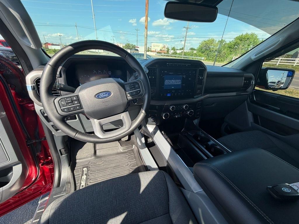 Ford F-150 XLT SuperCrew 4WD 2024