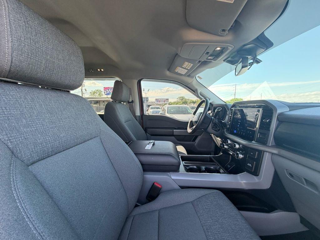 Ford F-150 XLT SuperCrew 4WD 2024