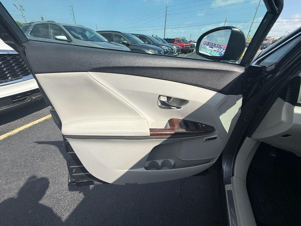 Toyota Venza FWD I4 2011