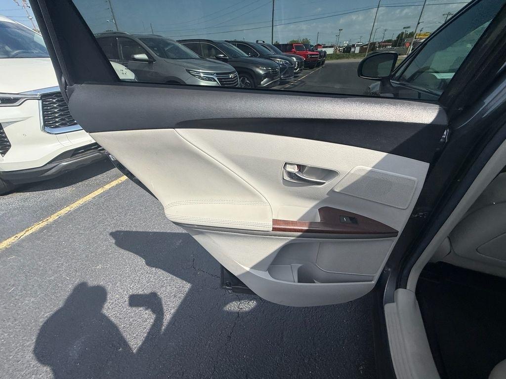 Toyota Venza FWD I4 2011