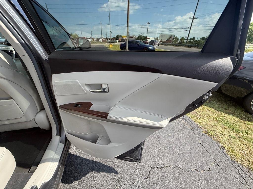 Toyota Venza FWD I4 2011