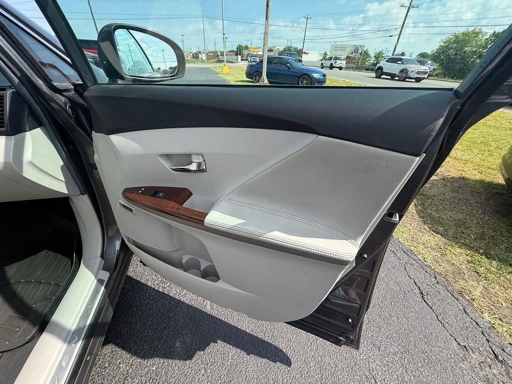 Toyota Venza FWD I4 2011