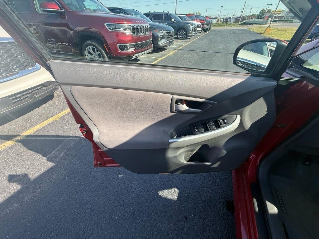 Toyota Prius Prius V 2010