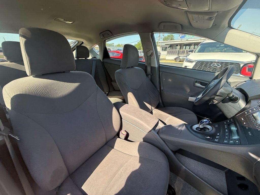 Toyota Prius Prius V 2010