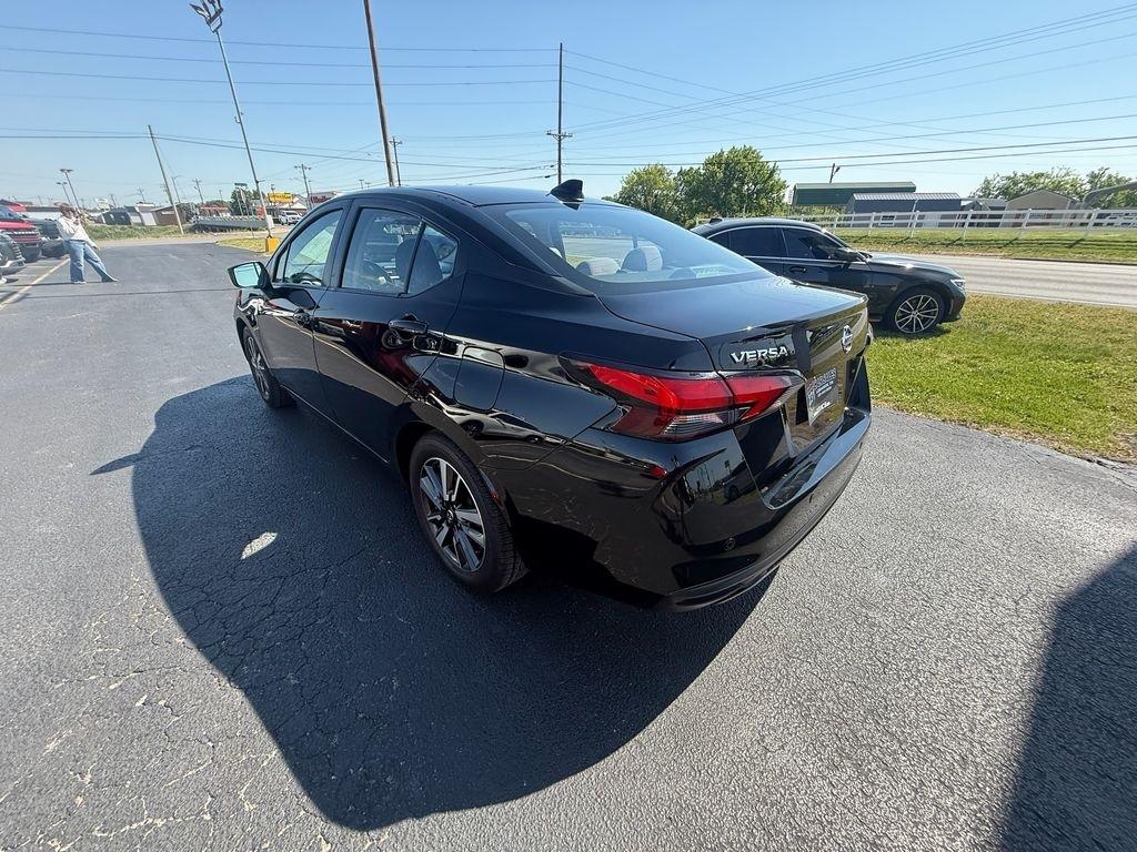 Nissan Versa SV 2021