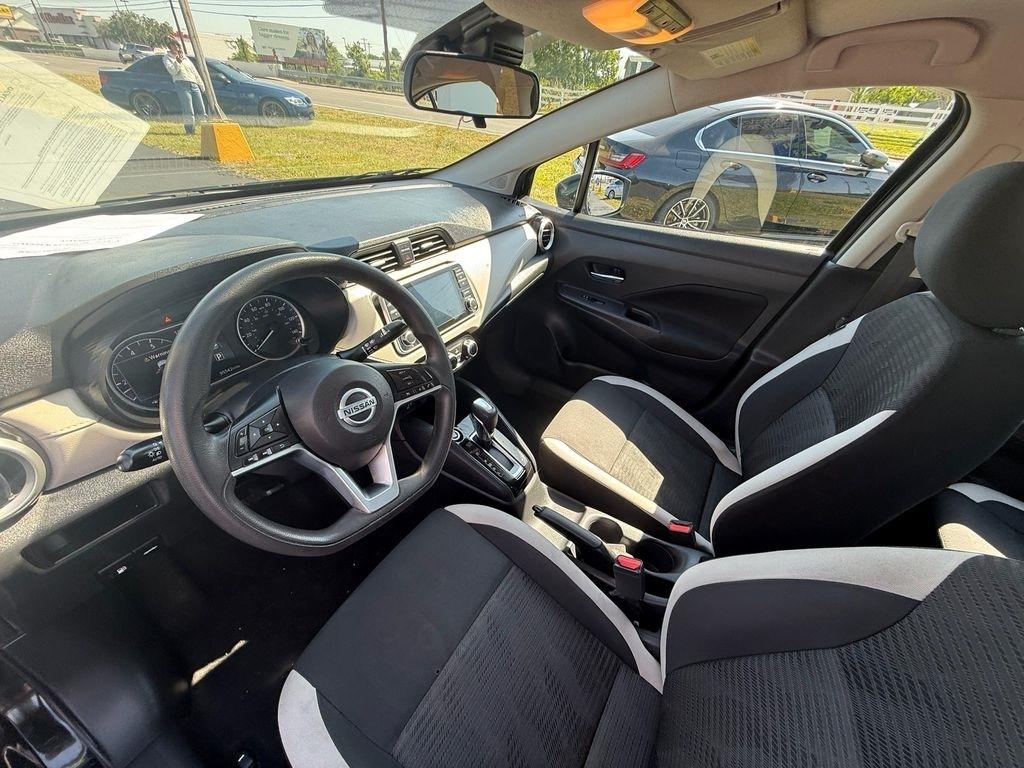 Nissan Versa SV 2021