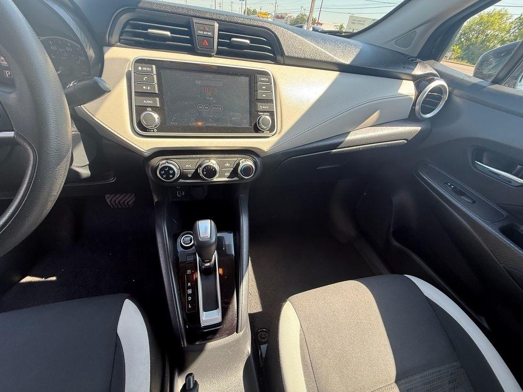 Nissan Versa SV 2021