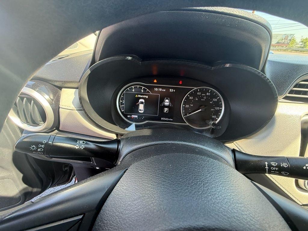 Nissan Versa SV 2021