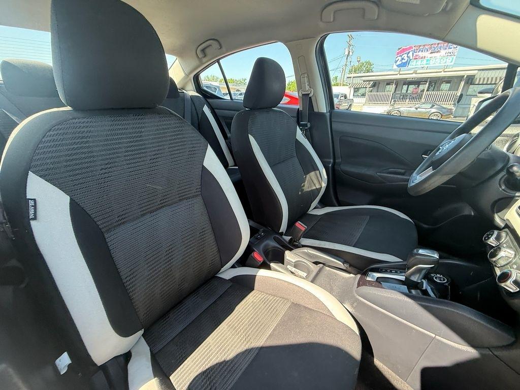 Nissan Versa SV 2021