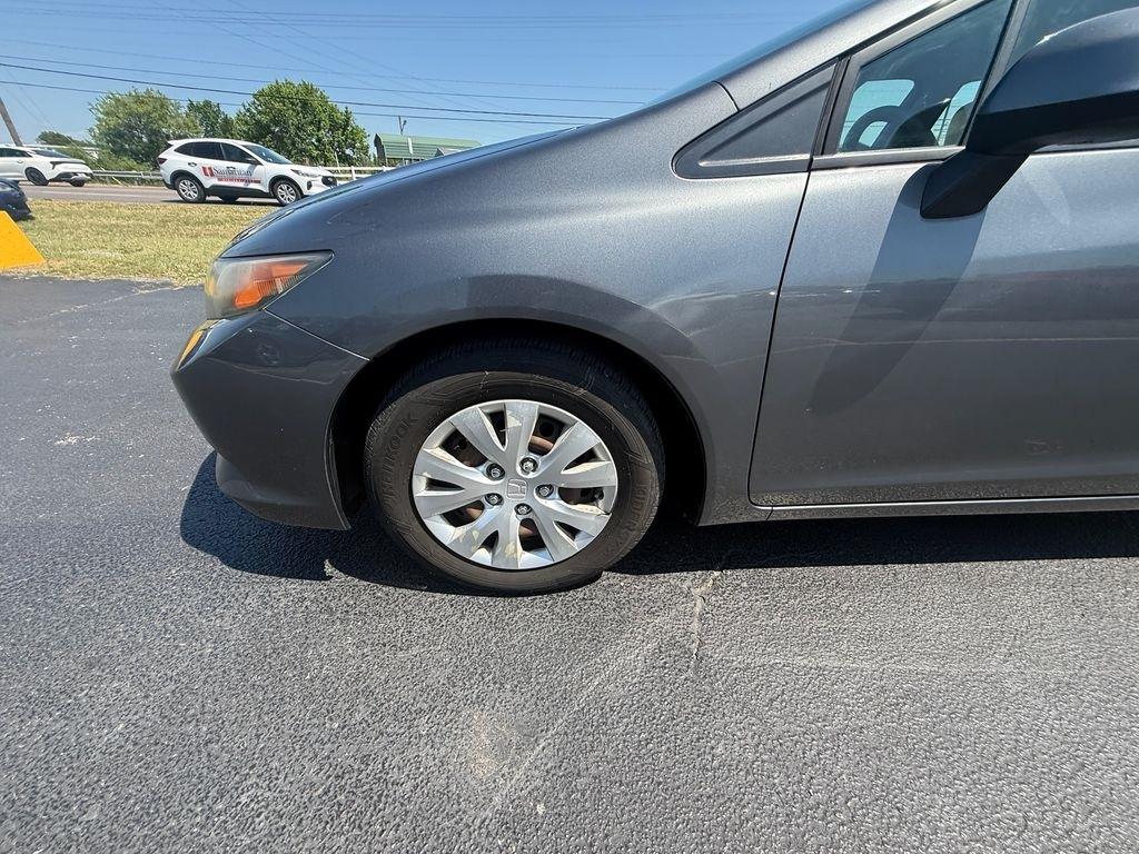Honda Civic LX Sedan 5-Speed AT 2012