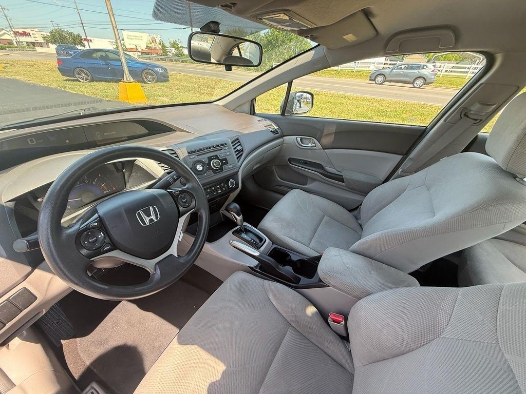 Honda Civic LX Sedan 5-Speed AT 2012