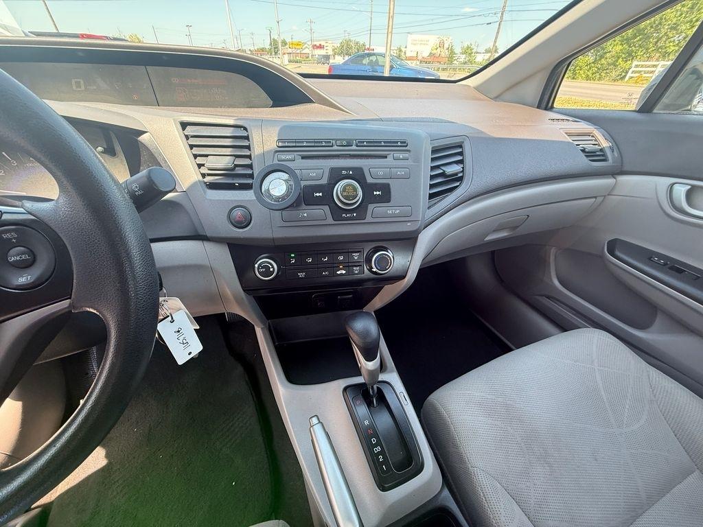 Honda Civic LX Sedan 5-Speed AT 2012