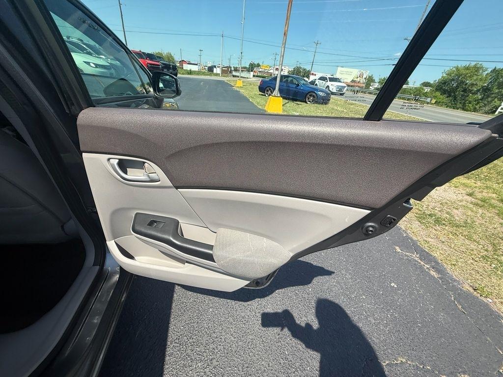 Honda Civic LX Sedan 5-Speed AT 2012