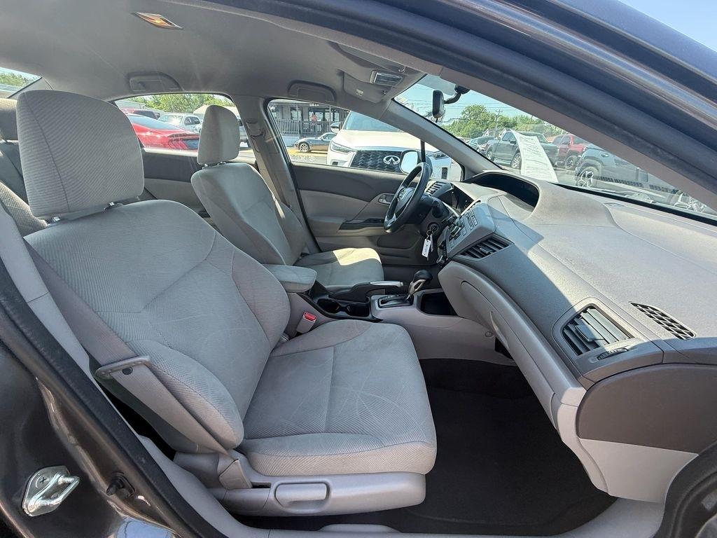 Honda Civic LX Sedan 5-Speed AT 2012