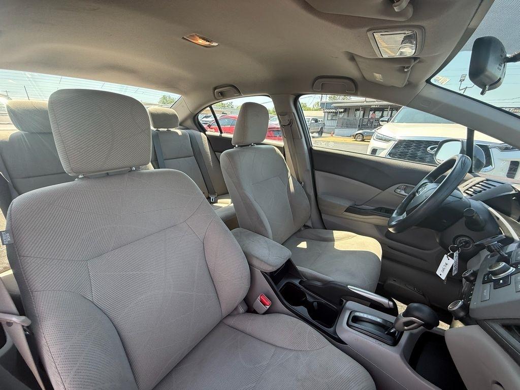 Honda Civic LX Sedan 5-Speed AT 2012