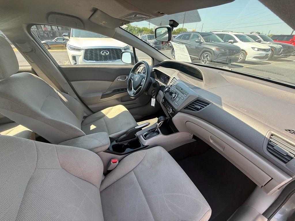 Honda Civic LX Sedan 5-Speed AT 2012