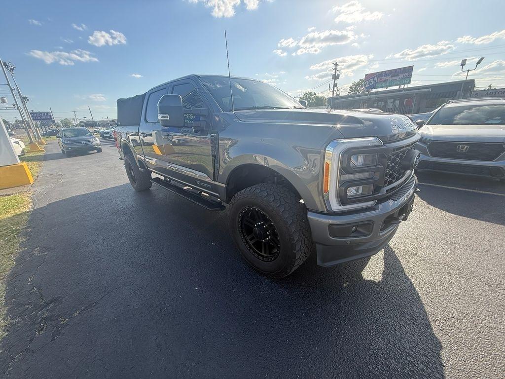 Ford F-250 SD Lariat Crew Cab 4WD 2023