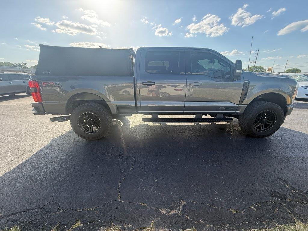 Ford F-250 SD Lariat Crew Cab 4WD 2023