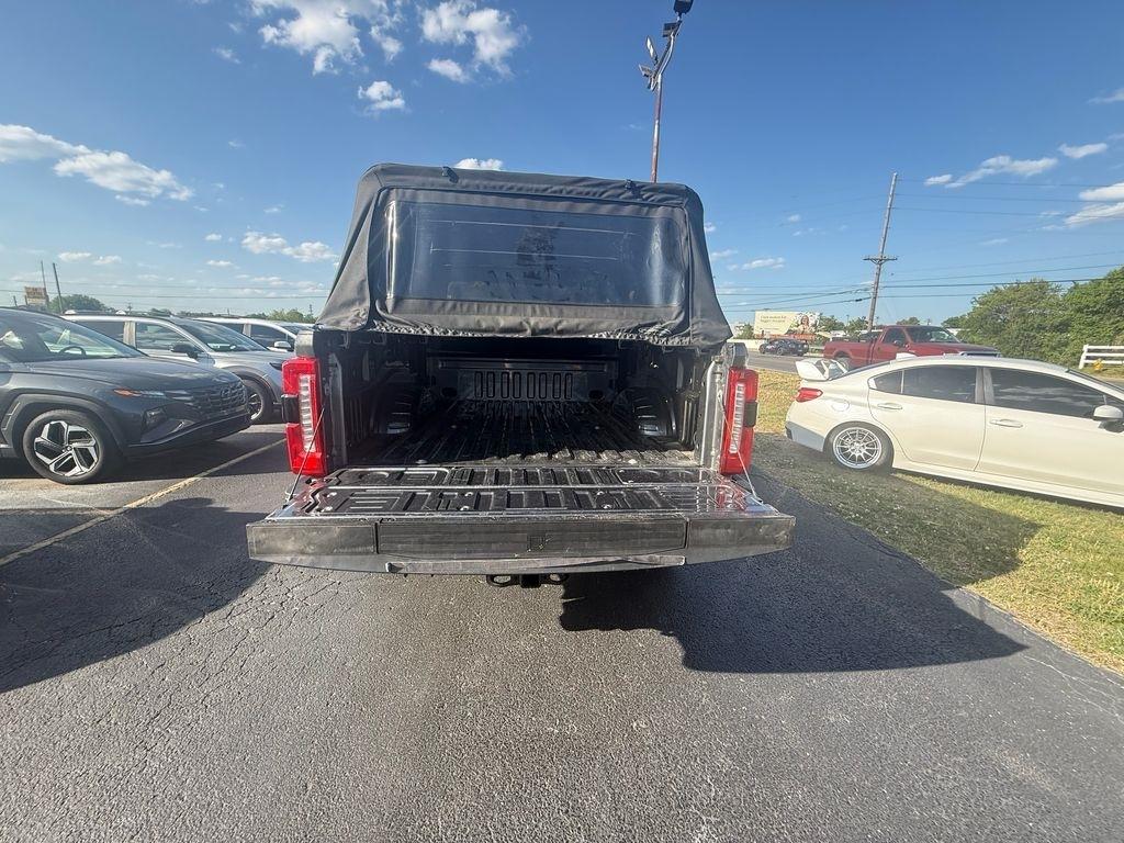 Ford F-250 SD Lariat Crew Cab 4WD 2023