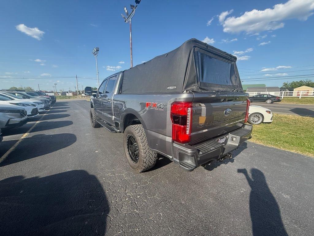 Ford F-250 SD Lariat Crew Cab 4WD 2023