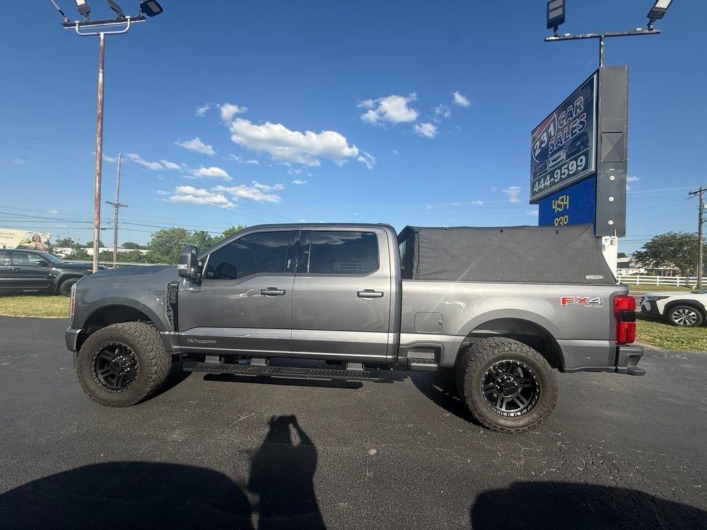 Ford F-250 SD Lariat Crew Cab 4WD 2023