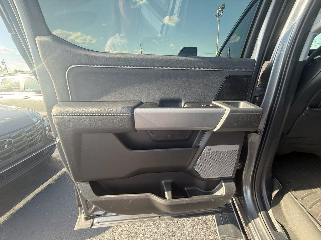 Ford F-250 SD Lariat Crew Cab 4WD 2023